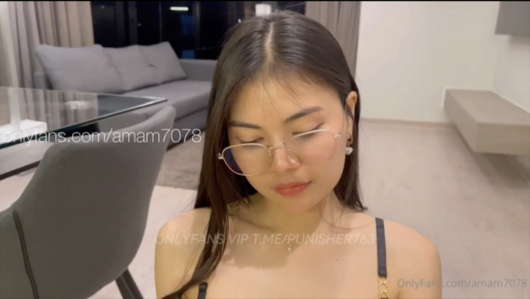 คลิปหลุด amam7078 amam แอมแอม ลุคสาวแว่นอมควยสุดเสียว ใส่ชุดสุดยั่วเย็ด โดนเลียหีร้องลั่นทุ่ง กะเดาท่าหมาโครตมันส์ โดนท่ายกล้อเย็ดลั่นห้อง